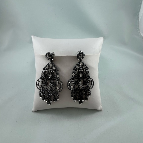 Chandelier earrings - Picture 2 of 5